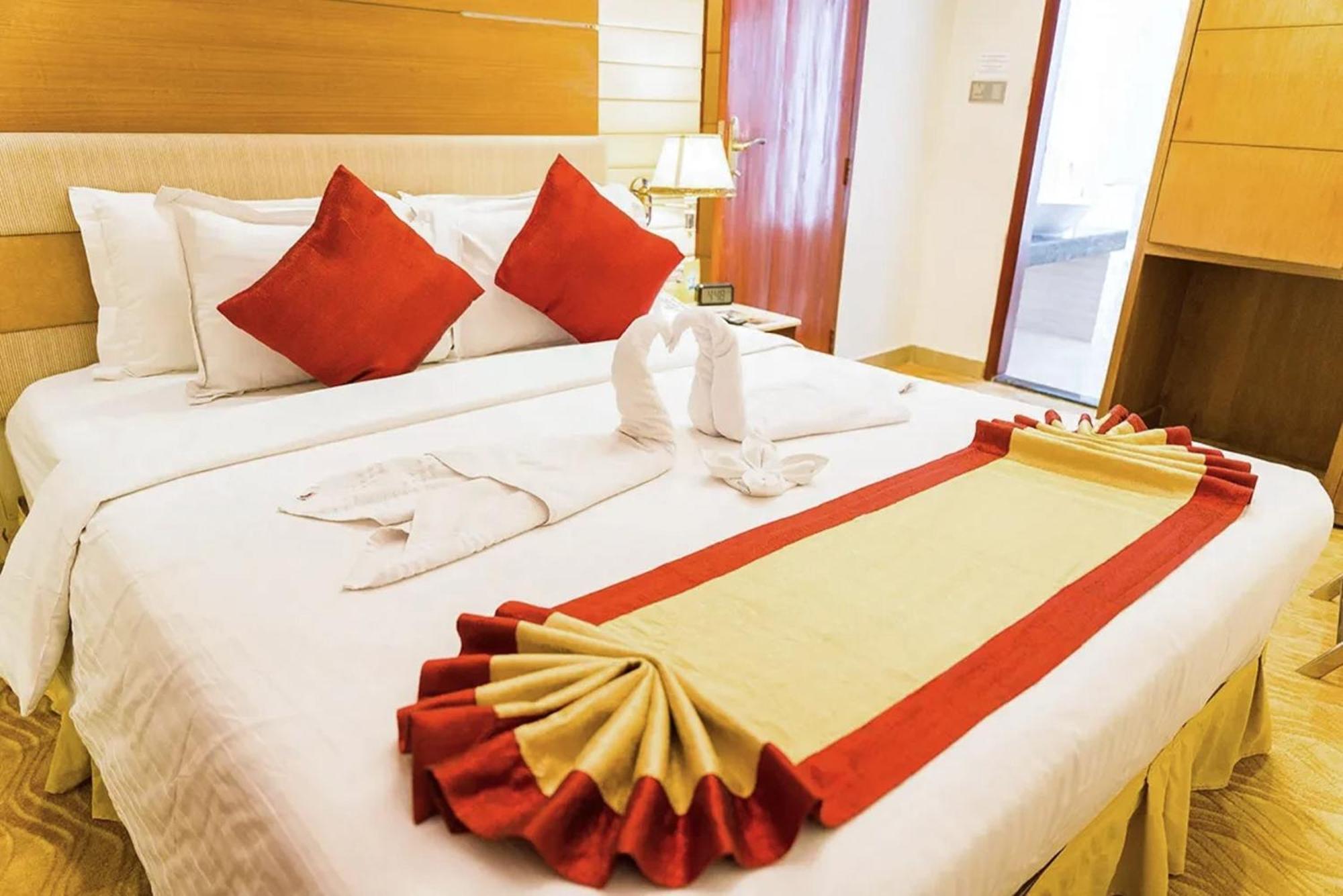 Fars Hotel & Resorts - Bar-Buffet-Pool-Spa Ντάκα Εξωτερικό φωτογραφία